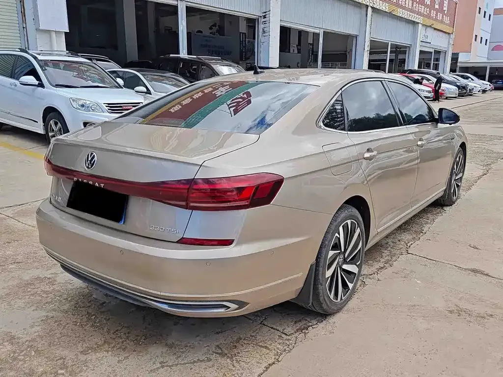 Volkswagen Passat 2022 из CN, фото 7