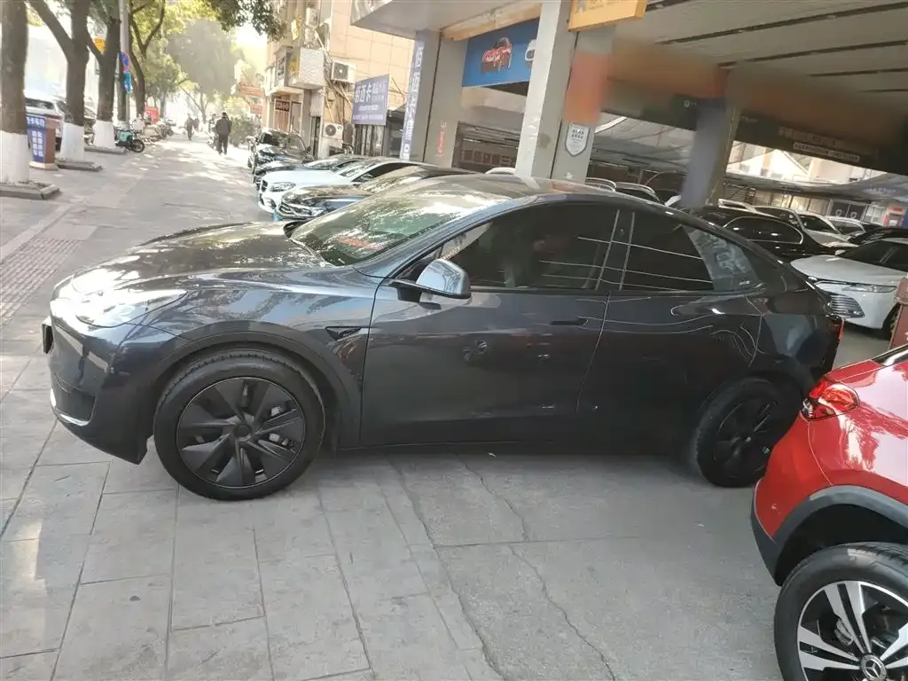 Tesla Model Y 2024 из CN, фото 8