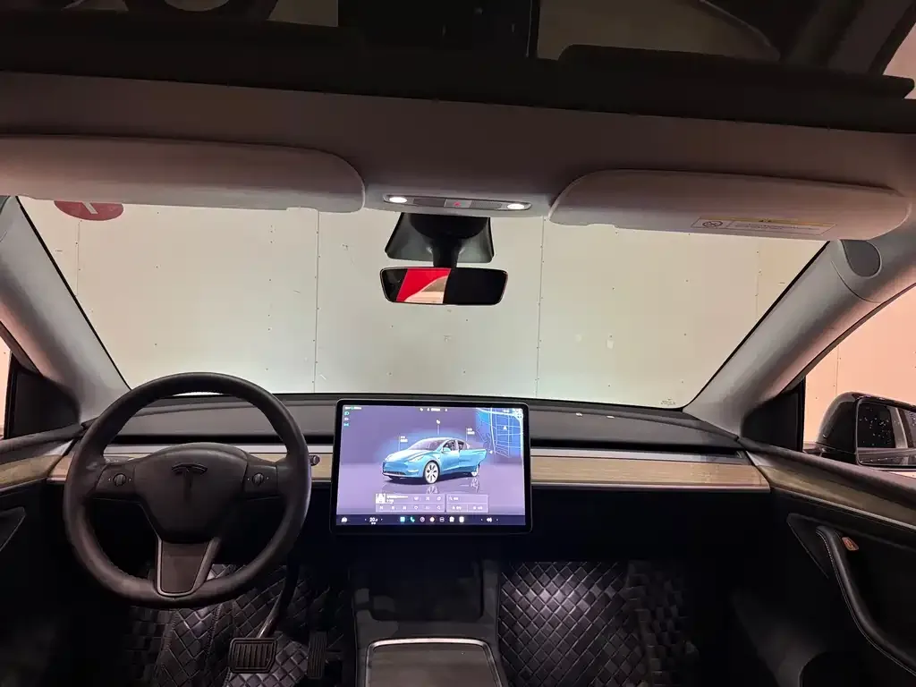 Tesla Model Y — фото 7