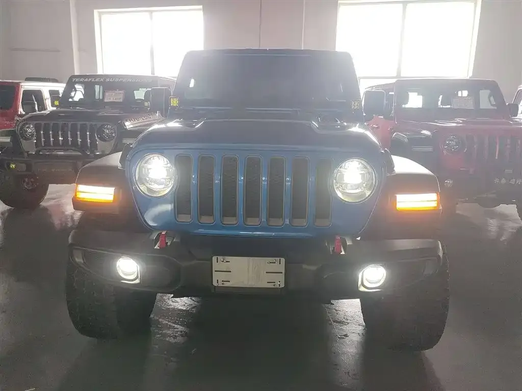 Jeep Wrangler 2023 из CN, фото 2