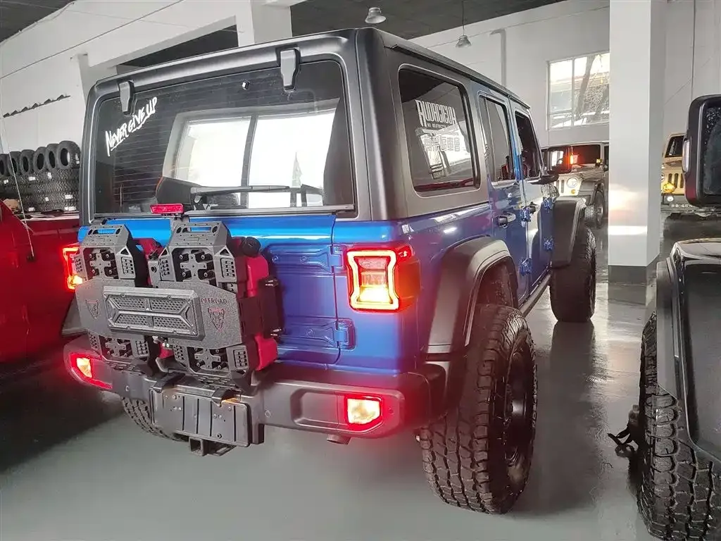 Jeep Wrangler 2023 из CN, фото 6