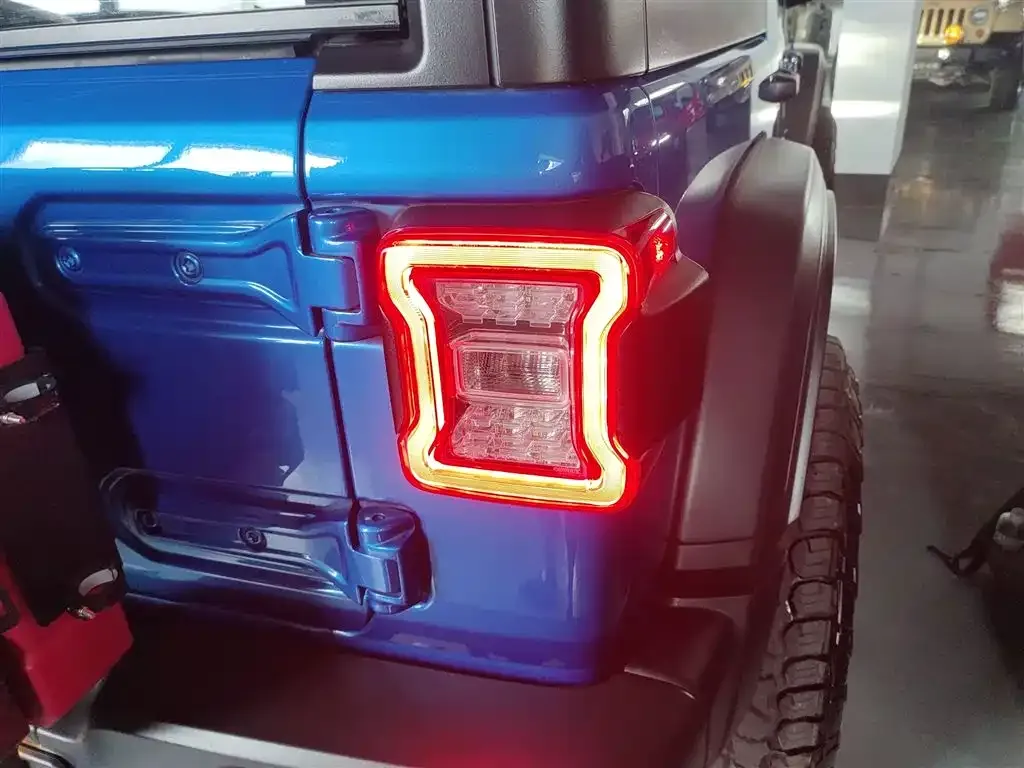 Jeep Wrangler 2023 из CN, фото 4