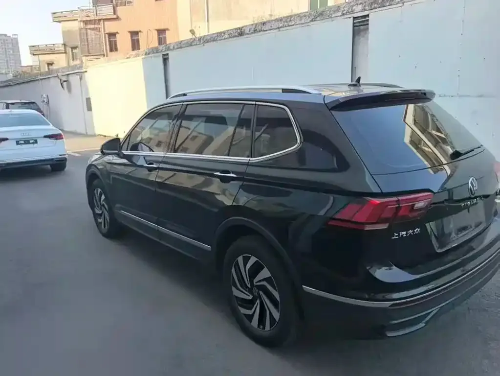 Volkswagen Tiguan L 2024 из CN, фото 3