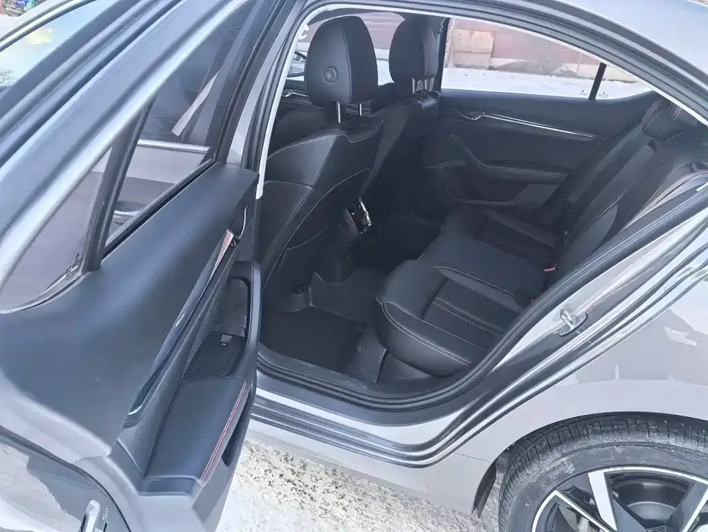 Skoda Octavia 2021 из CN, фото 8