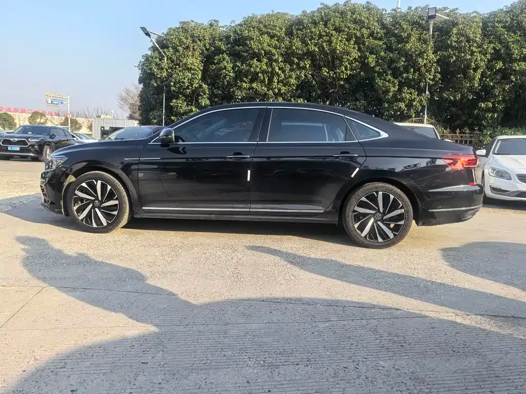 Volkswagen Passat 2024 из CN, фото 4