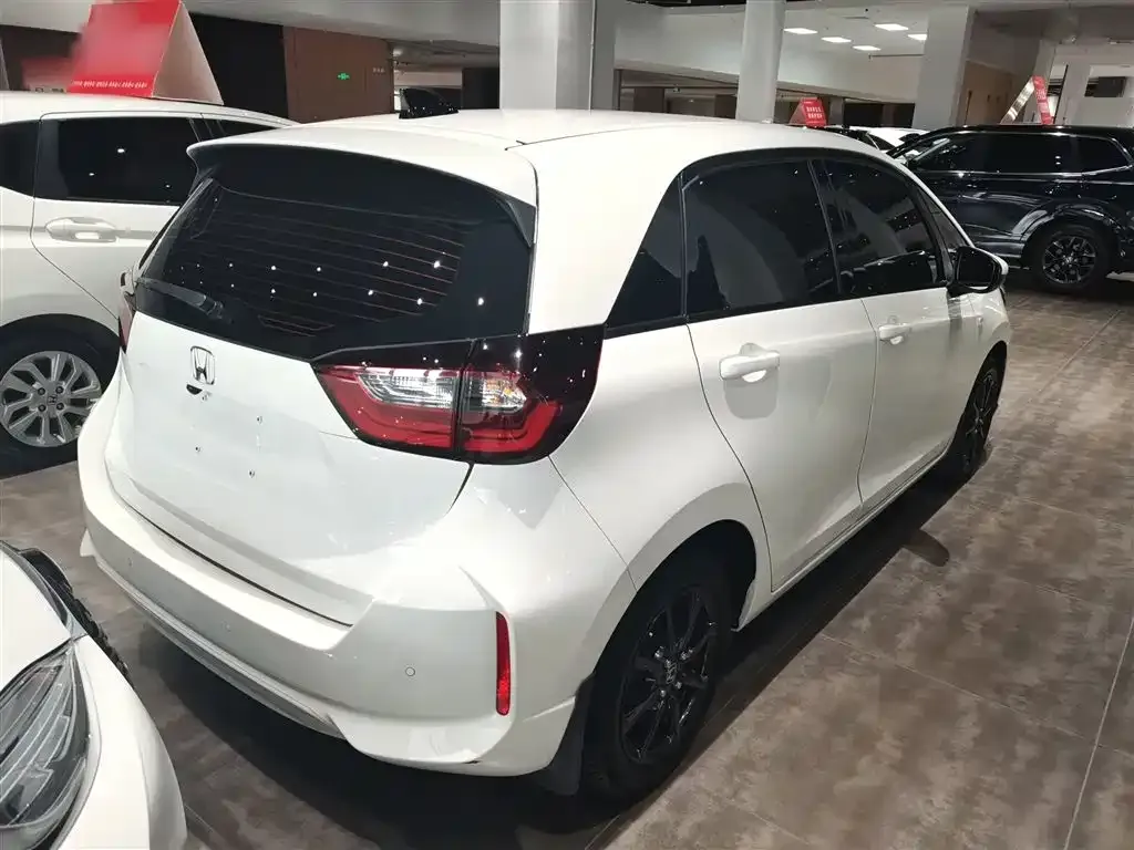 Honda Fit — фото 6