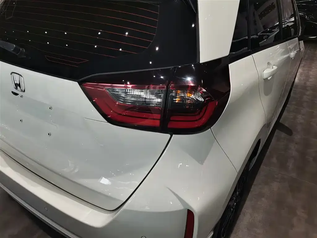 Honda Fit — фото 4