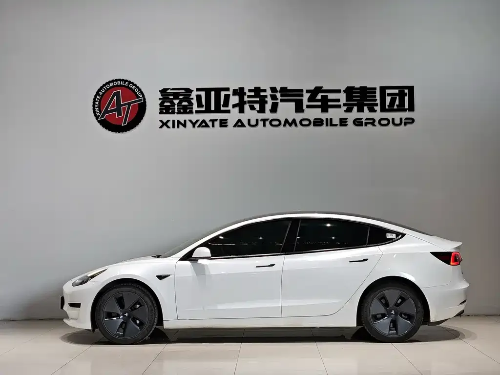 Tesla Model 3 — фото 3