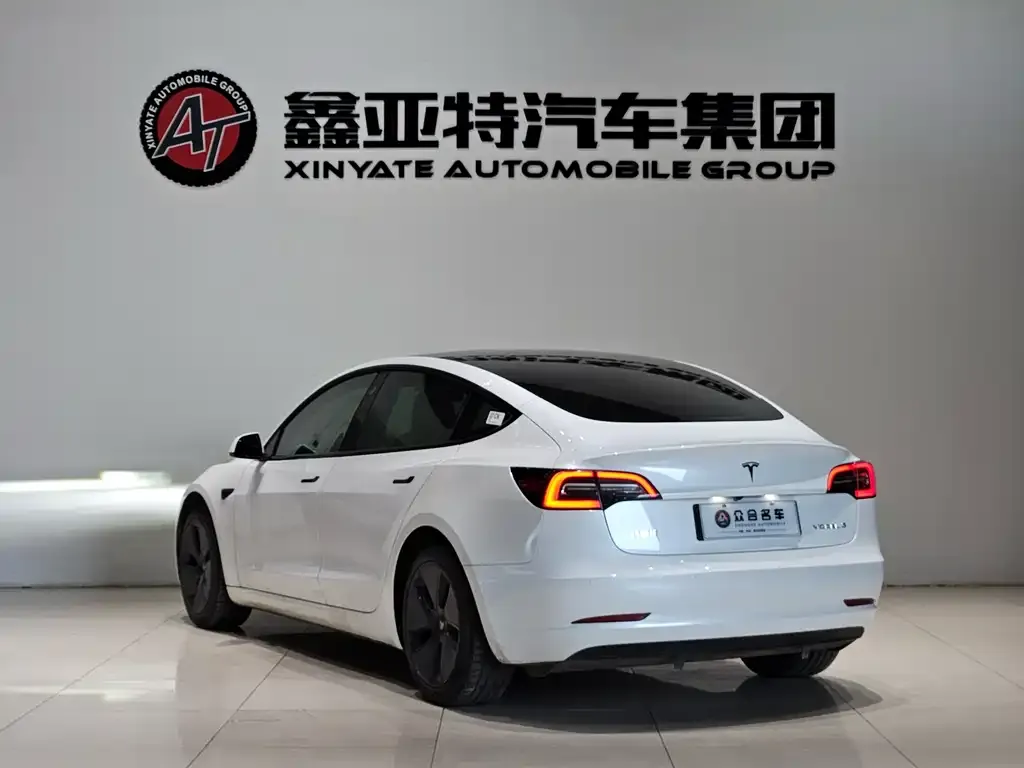 Tesla Model 3 — фото 5