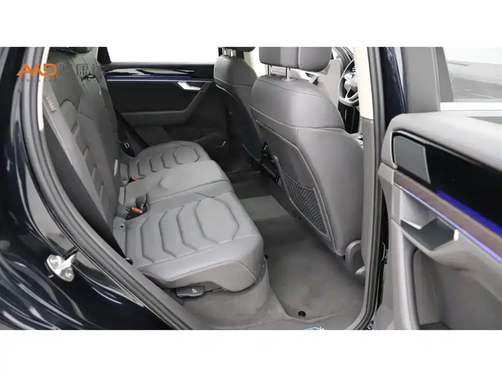 Volkswagen Touareg 2023 из CN, фото 9
