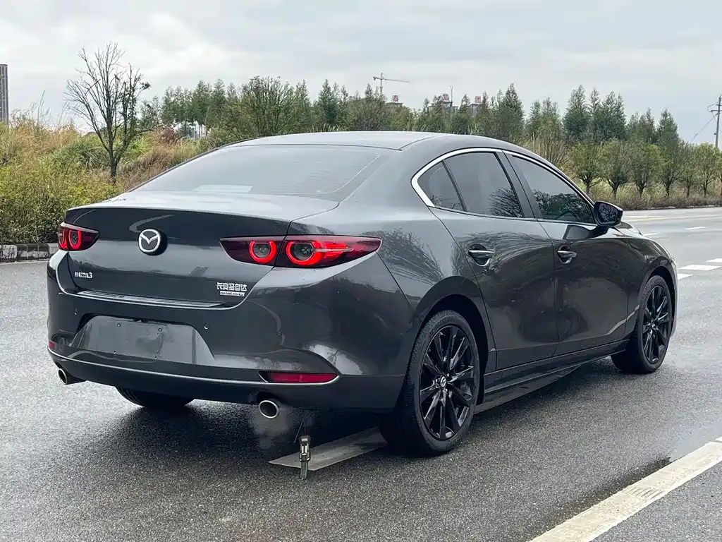 Mazda 3 Axela — фото 4