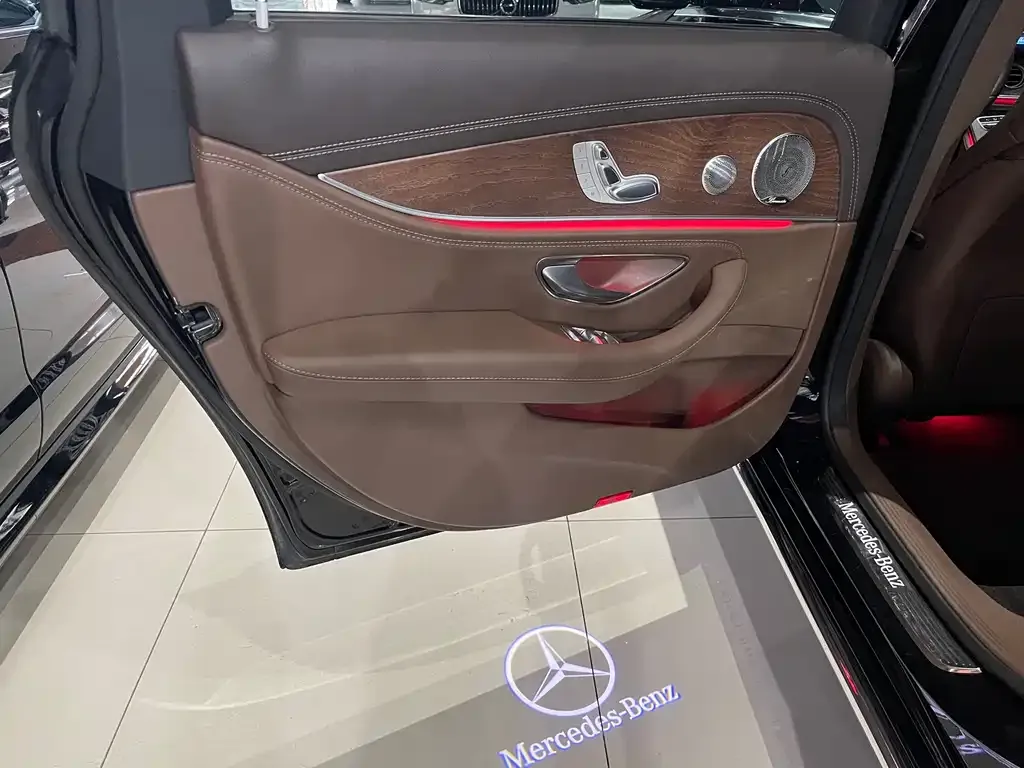 Mercedes-Benz E-Class 2023 из CN, фото 4