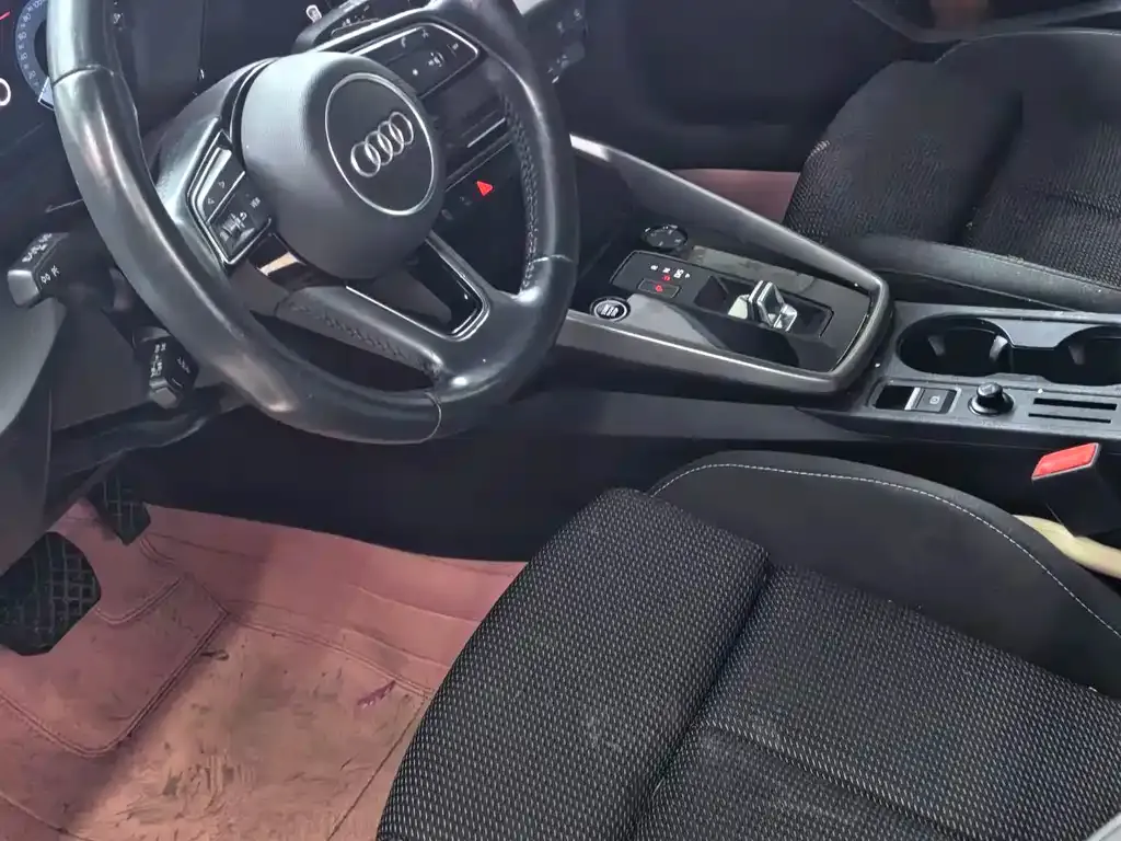 Audi A3 2023 из CN, фото 8