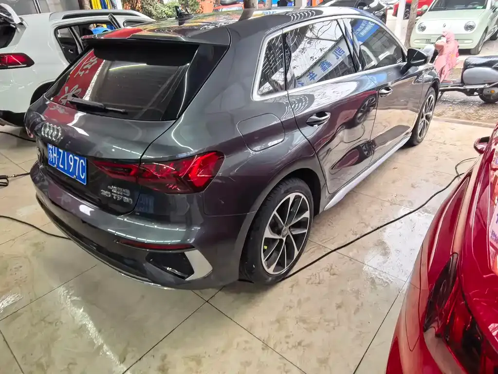 Audi A3 2023 из CN, фото 4