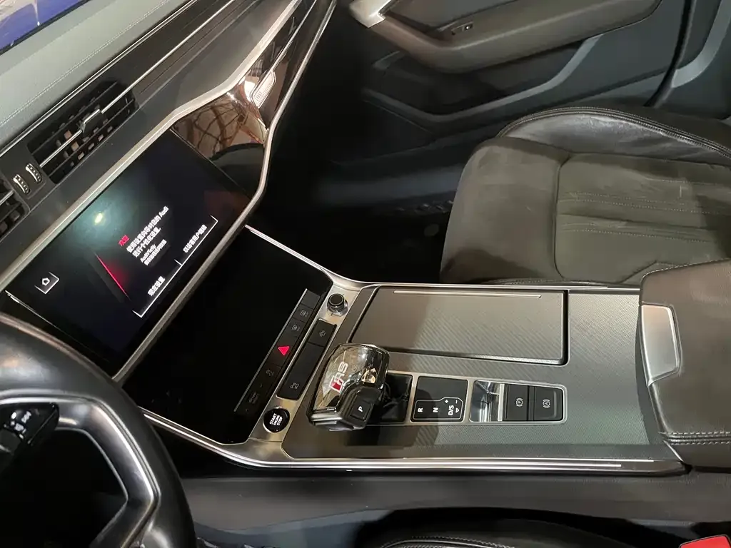Audi A7L 2024 из CN, фото 4