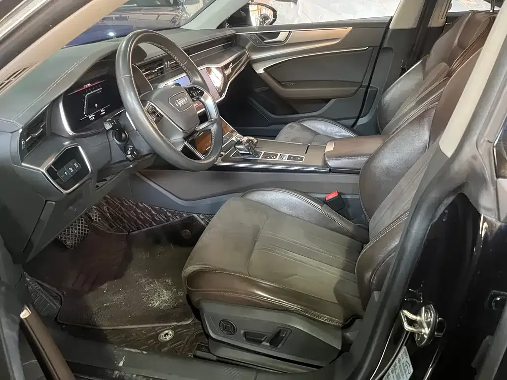 Audi A7L 2024 из CN, фото 8