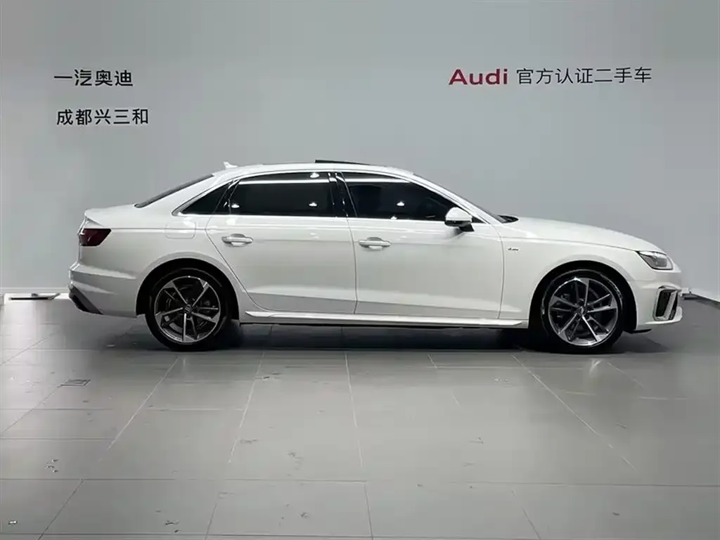 Audi A4L 2023 из CN, фото 3