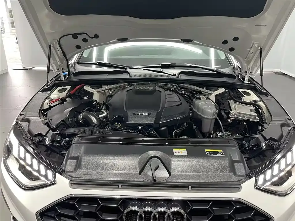Audi A4L 2023 из CN, фото 7