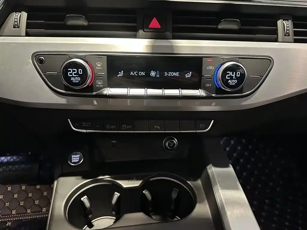 Audi A4L 2023 из CN, фото 9