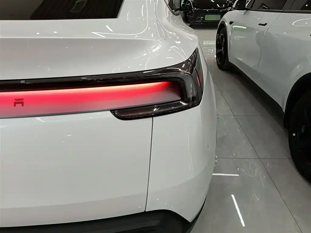 Tesla Model Y 2025 из CN, фото 2