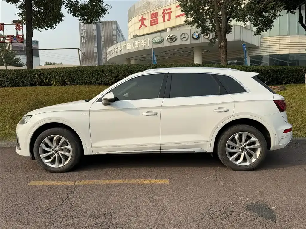 Audi Q5L 2023 из CN, фото 10