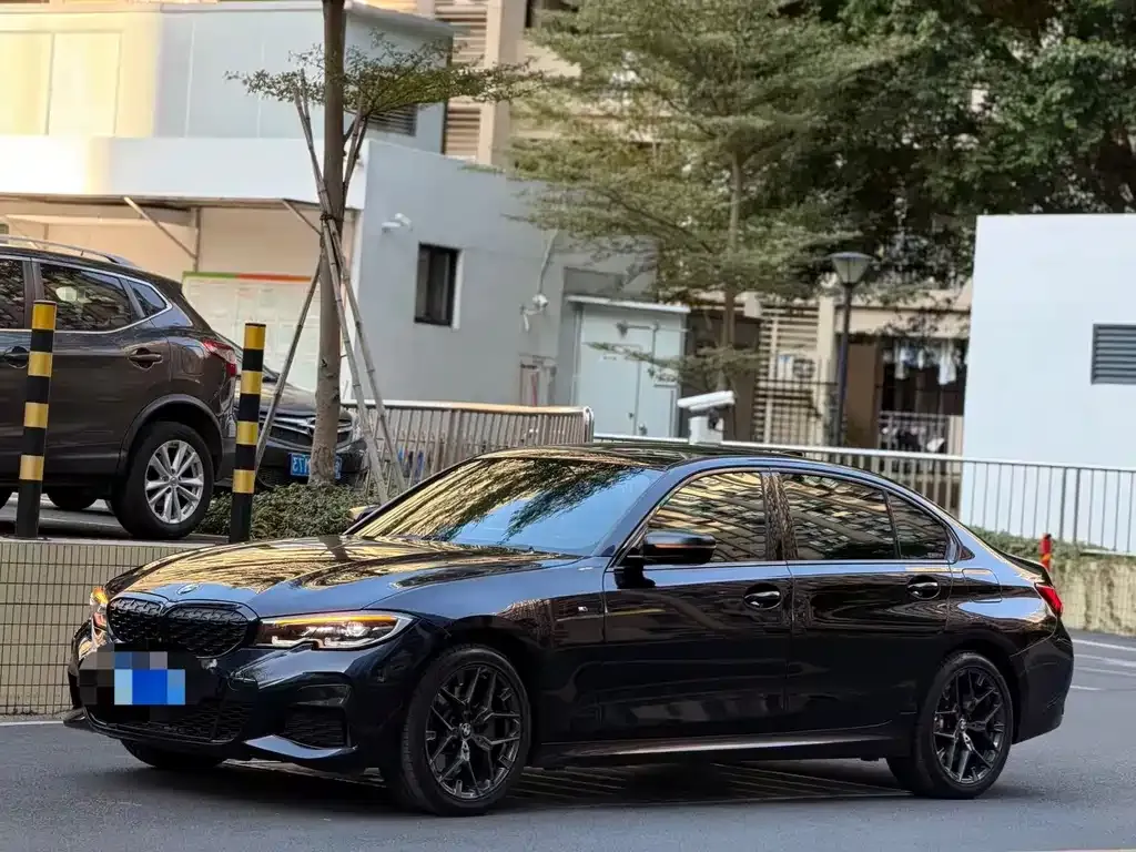 BMW 3 Series 2021 из CN, фото 1