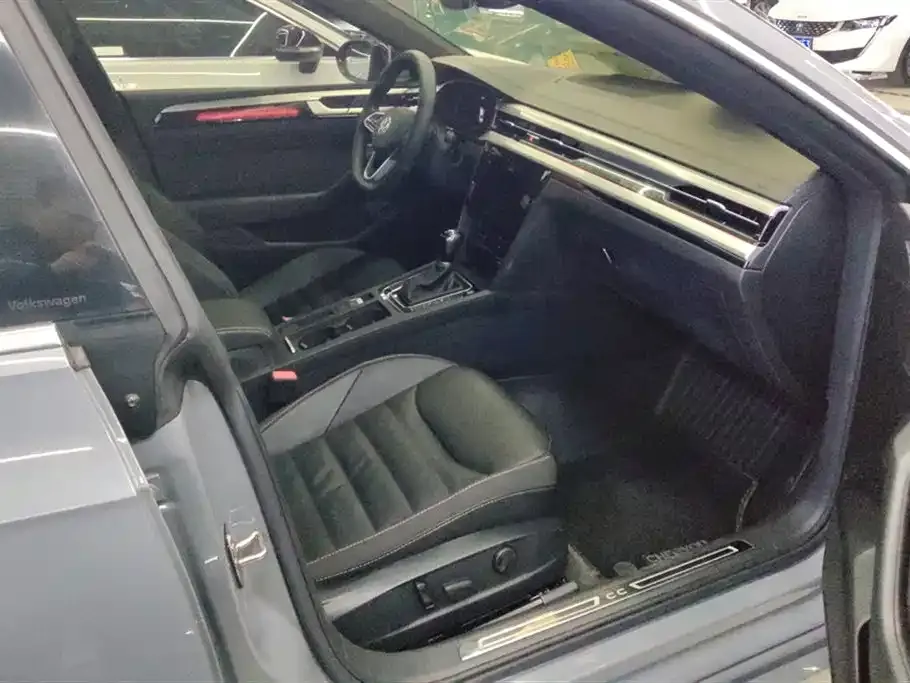 Volkswagen CC 2023 из CN, фото 8