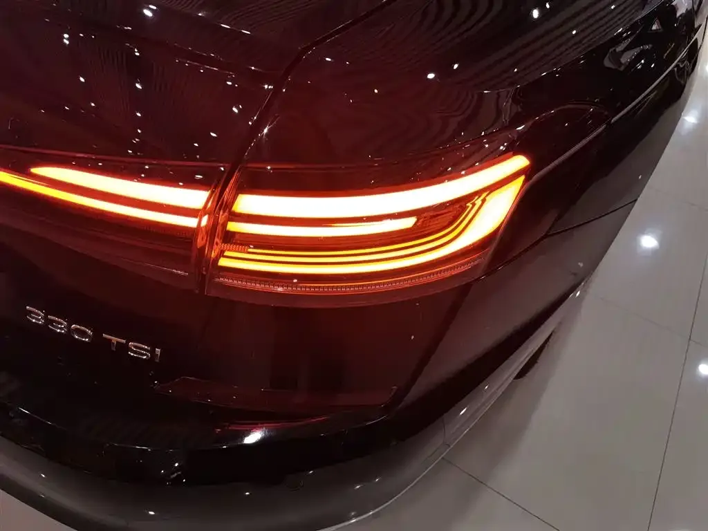 Volkswagen Passat 2022 из CN, фото 10