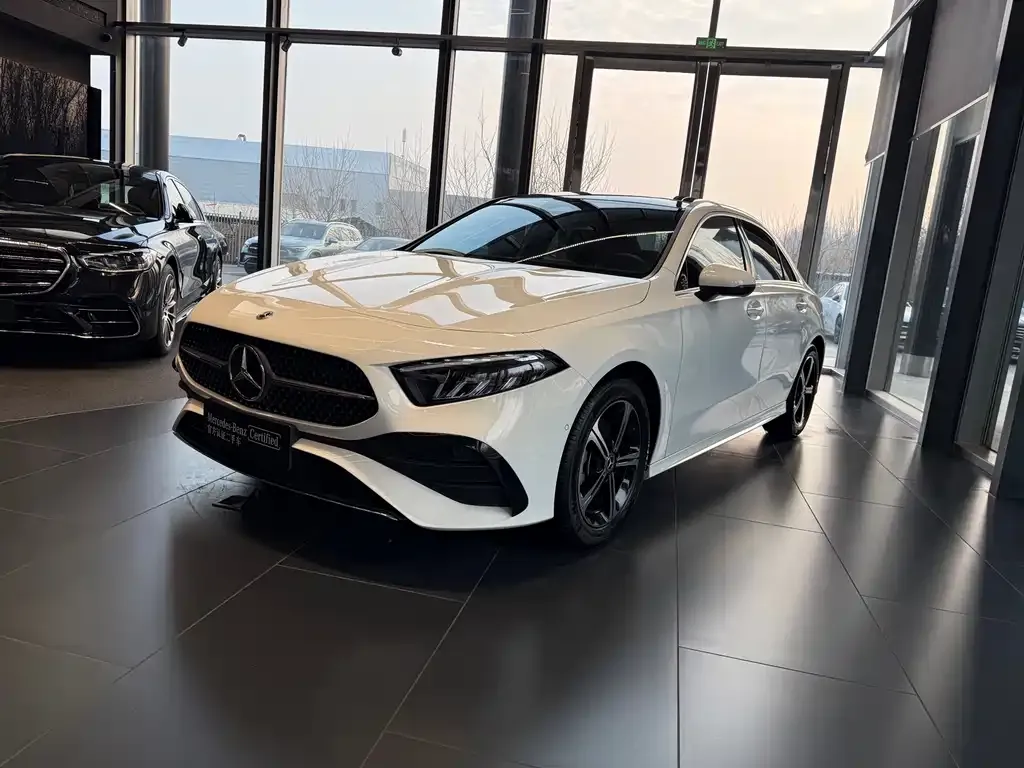 Mercedes-Benz A-Class 2023 из CN, фото 1