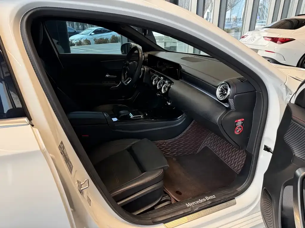 Mercedes-Benz A-Class 2023 из CN, фото 4