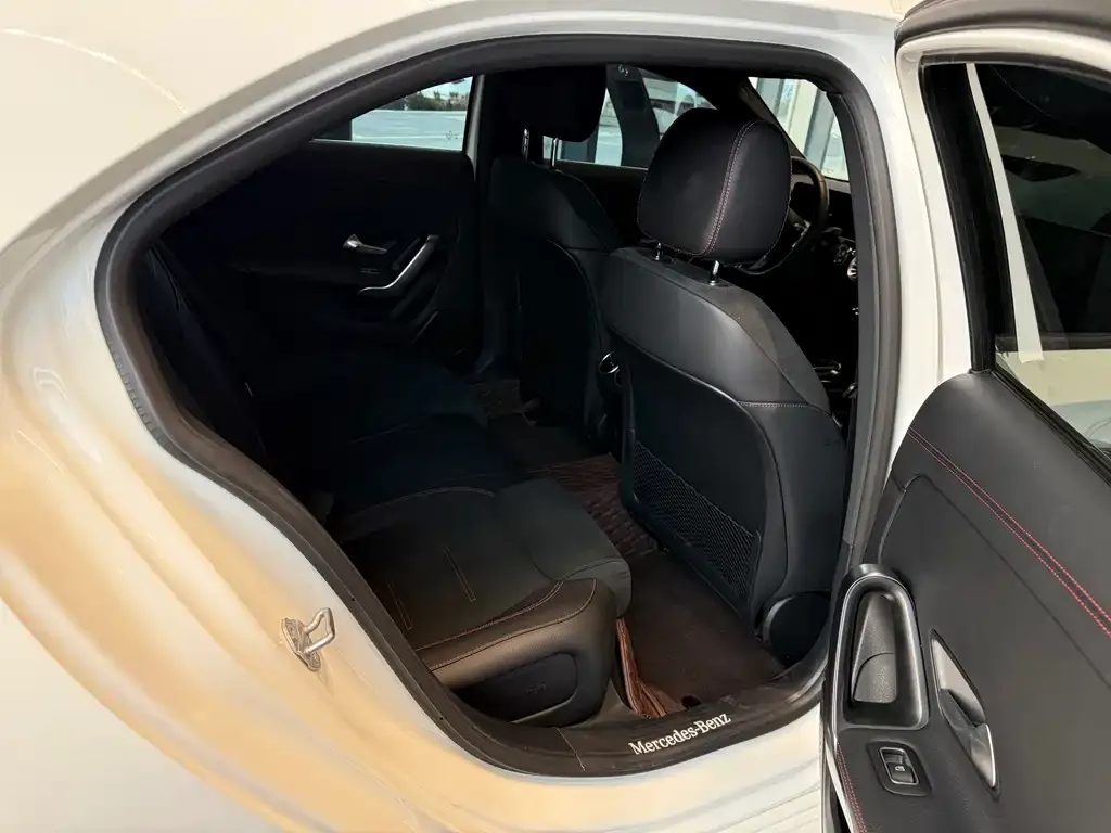 Mercedes-Benz A-Class 2023 из CN, фото 5