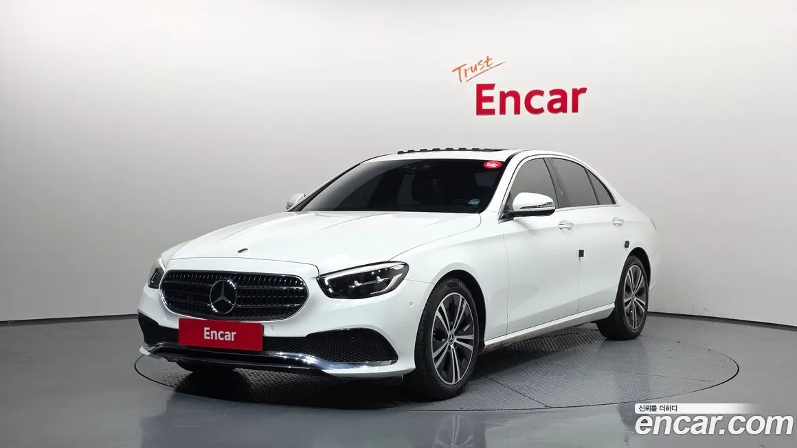 Mercedes-Benz E-Class — фото 1