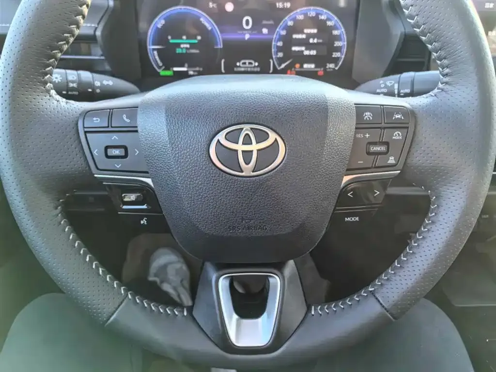 Toyota Camry 2025 из CN, фото 10