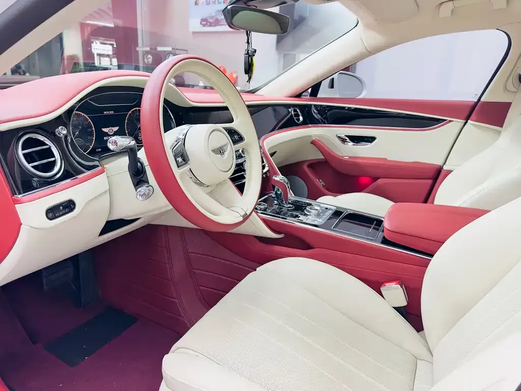 Bentley Flying Spur — фото 8
