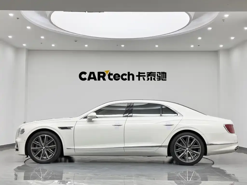 Bentley Flying Spur — фото 6