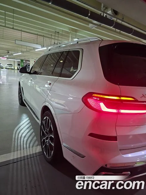 BMW X7 — фото 9