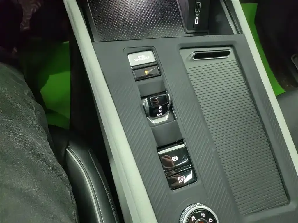 Volkswagen Teramont 2022 из CN, фото 9