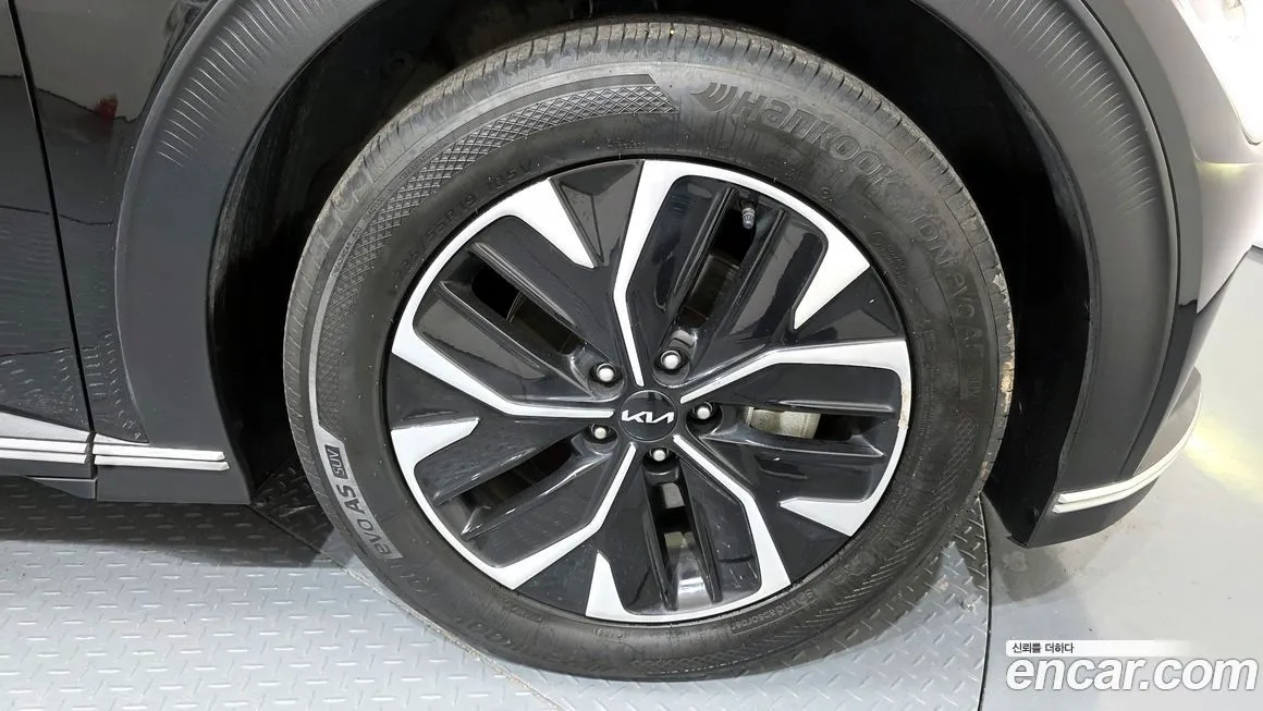 Kia EV6 — фото 8