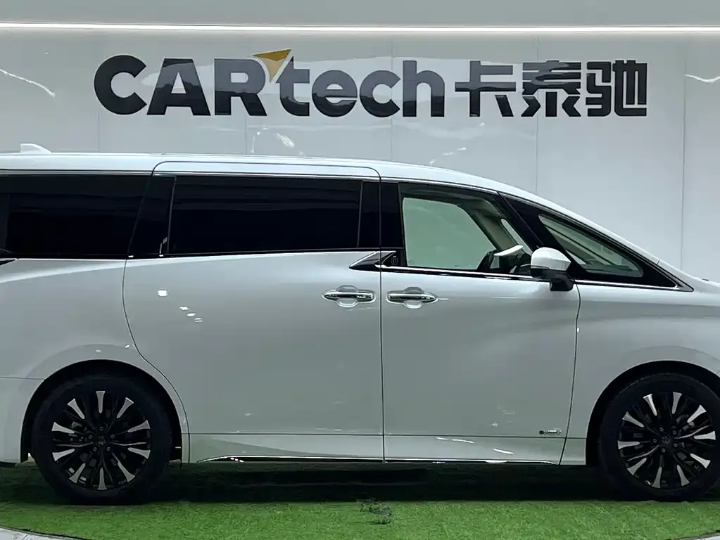 Toyota Vellfire 2024 из CN, фото 3
