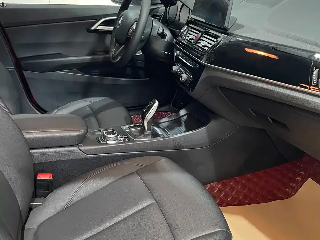 BMW 1 Series 2022 из CN, фото 9