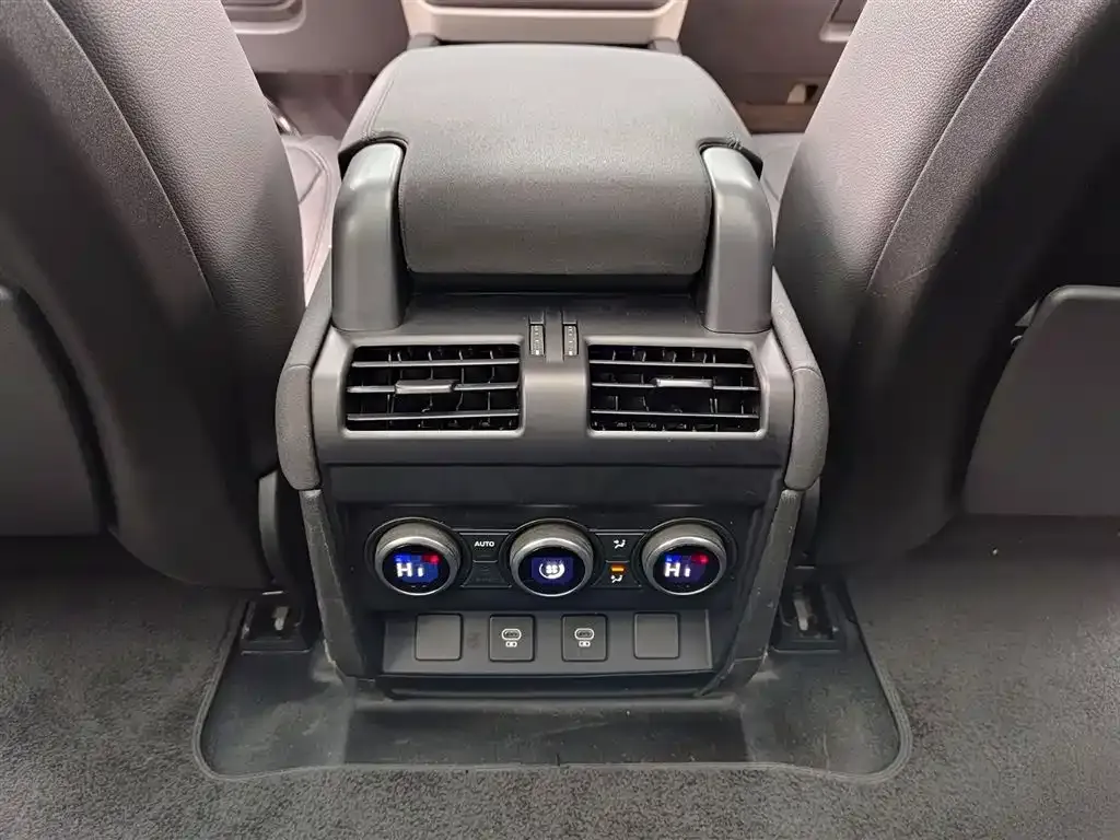 Land Rover Defender 2022 из CN, фото 2