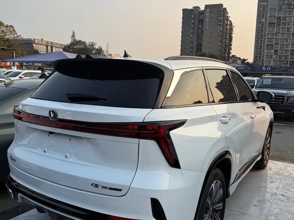 Changan CS75PLUS — фото 10