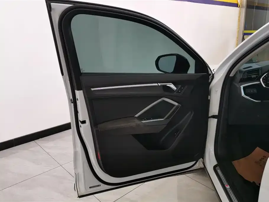 Audi Q3 2023 из CN, фото 7