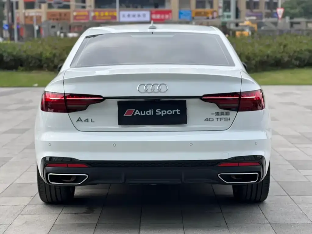 Audi A4L 2023 из CN, фото 2
