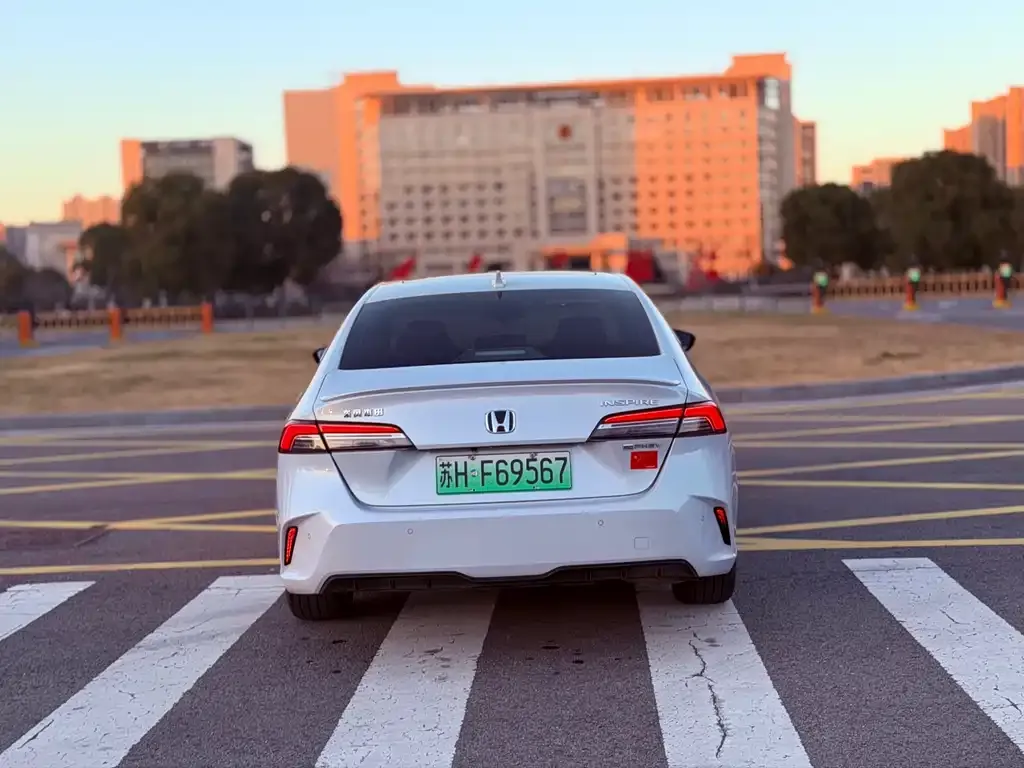 Honda Inspire PHEV 2023 из CN, фото 5