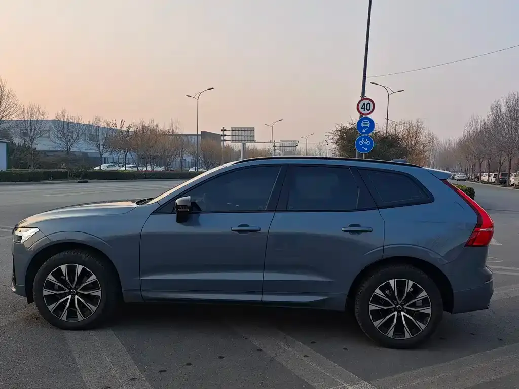 Volvo XC60 — фото 4