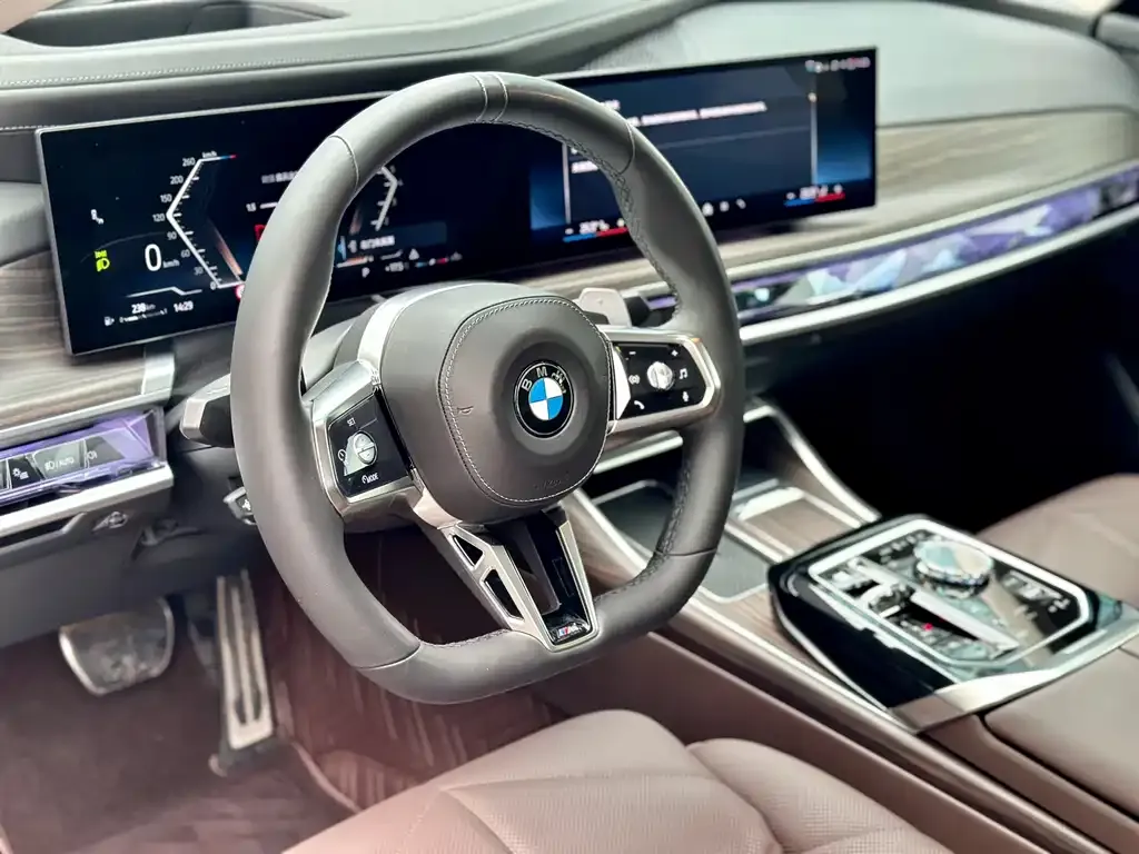 BMW 7 Series 2023 из CN, фото 3