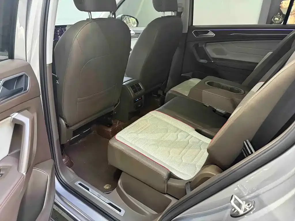 Volkswagen Tiguan L 2021 из CN, фото 5