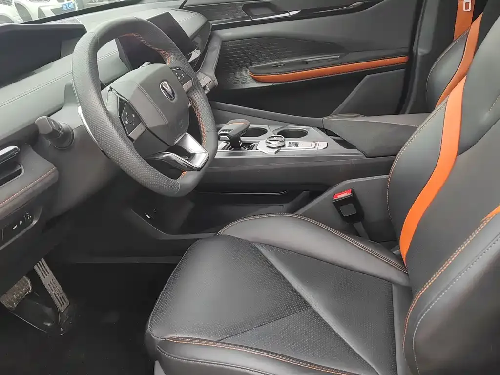 Changan UNI-V 2023 из CN, фото 2