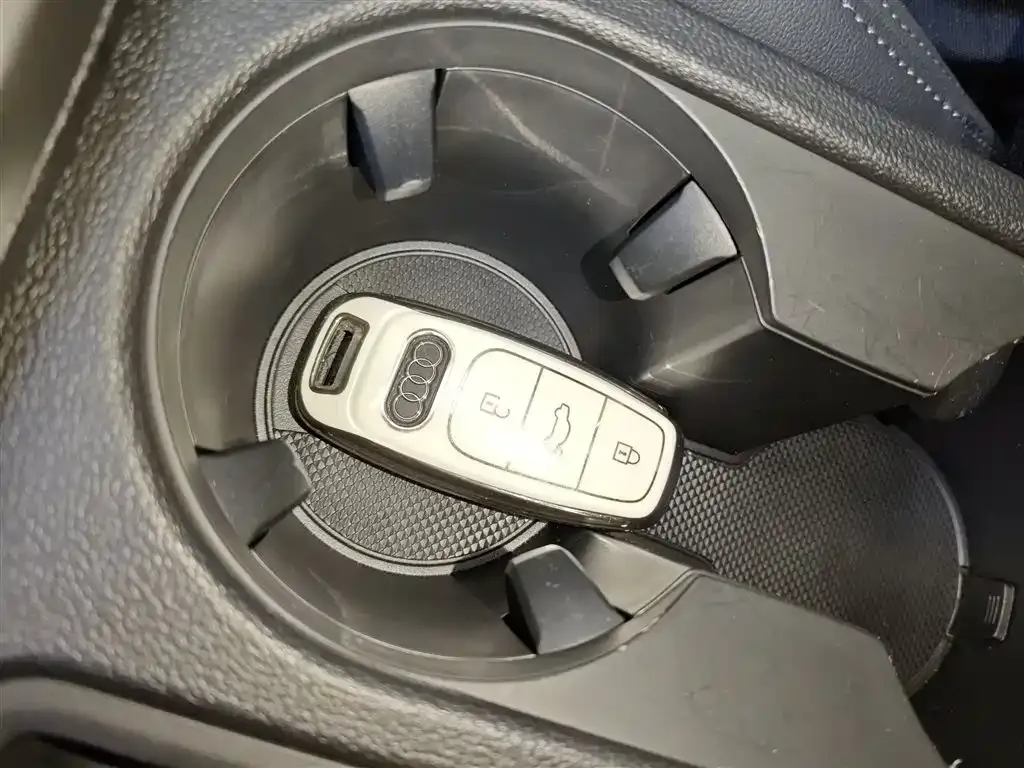 Audi A3 2024 из CN, фото 8